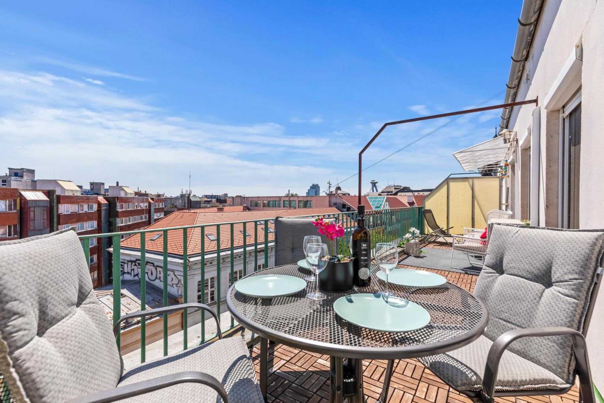 Heart Of The City Center 2 Rooms By Zazi Bratislava Buitenkant foto